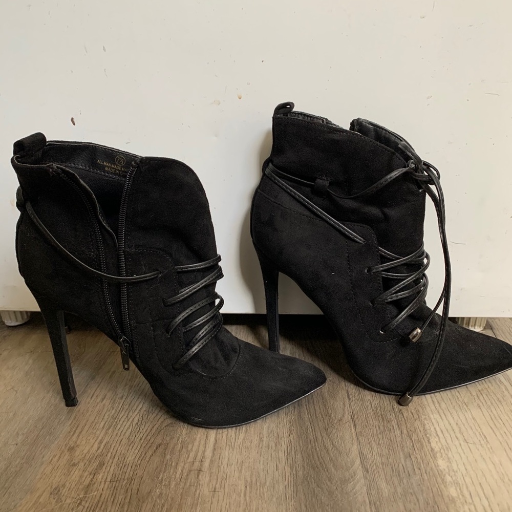 Heels - Picture 4 of 4